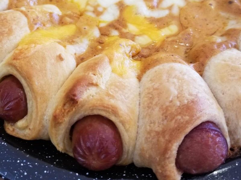Chili Beer Cheese Dog Dip Ring 2 (1) Chili Beer Cheese Dog Dip Ring 2 (1)